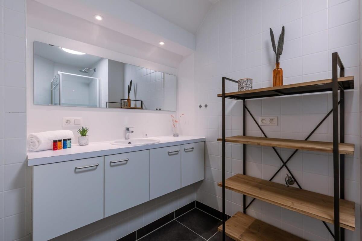 Huswell - Centrally Located Apartment With Sunny Terrace Oostende Buitenkant foto